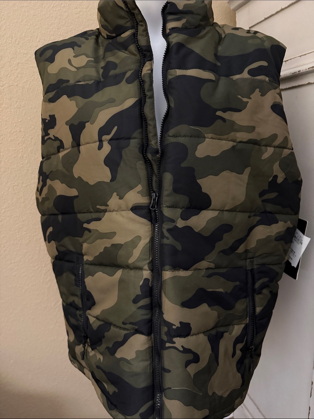 Men's Camouflage Quilted Puffer Vest - Olive Camo